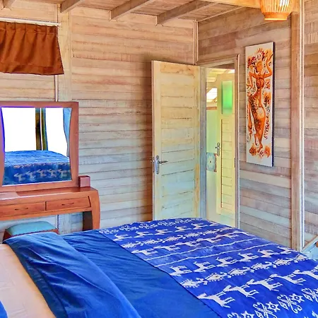 Lembo Lagoon Bungalows